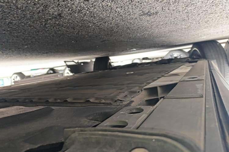 Used Nio ES8 2023 100kWh Executive Edition Left Side Sill