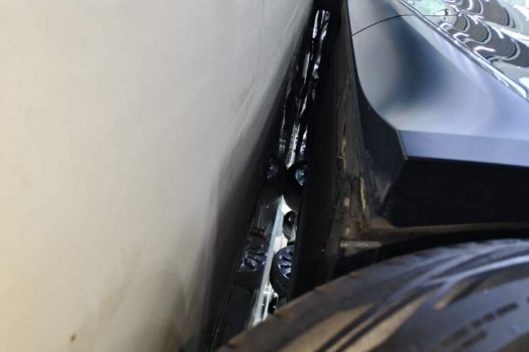 Used Nio ES8 2023 100kWh Signature Edition Left Side Sill