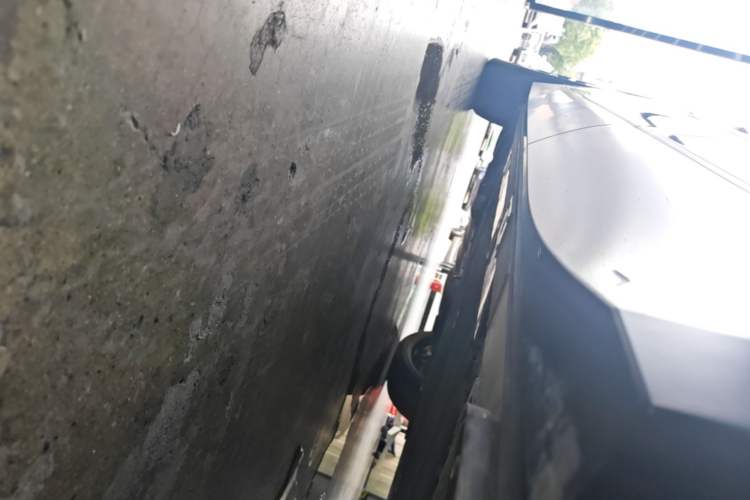 Used Nio ES8 2023 100kWh Signature Edition Left Side Sill