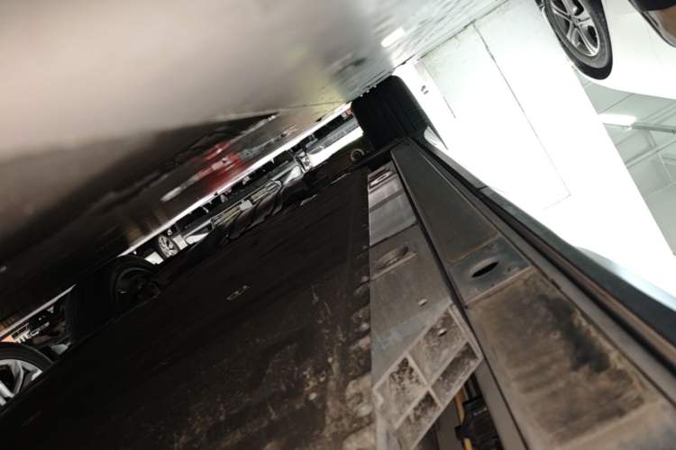 Used Nio ES8 2023 75 kWh Left Side Sill