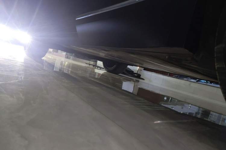 Used Nio ES8 2023 75 kWh Left Side Sill