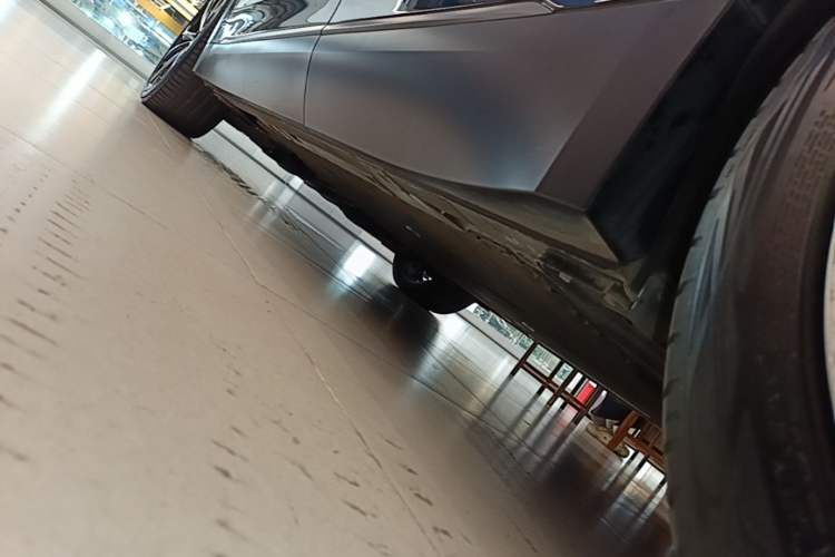 Used Nio ES8 2023 100kWh Signature Edition Left Side Sill