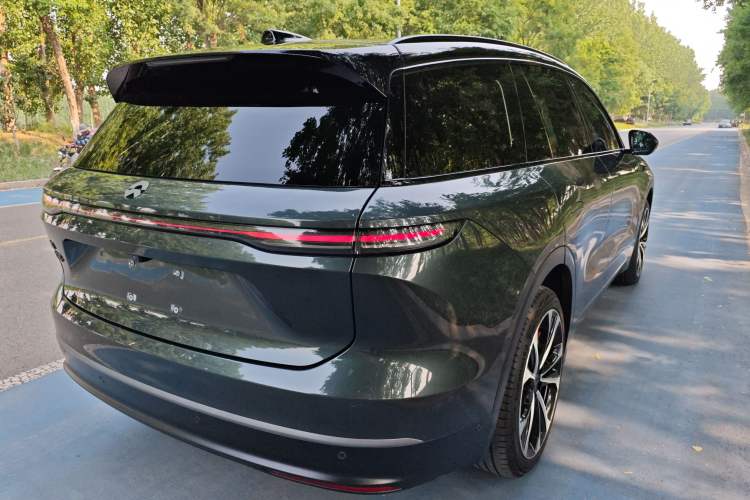 Used Nio ES8 2023 100kWh Signature Edition Rear Right 45 Deg