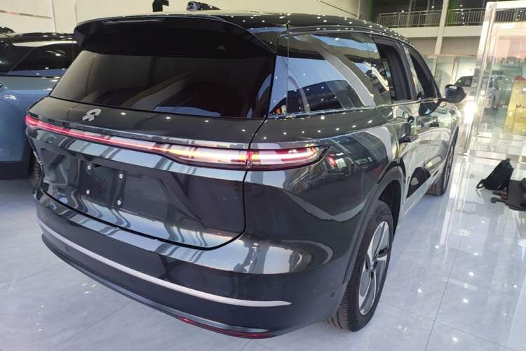 Used Nio ES8 2023 75 kWh Rear Right 45 Deg