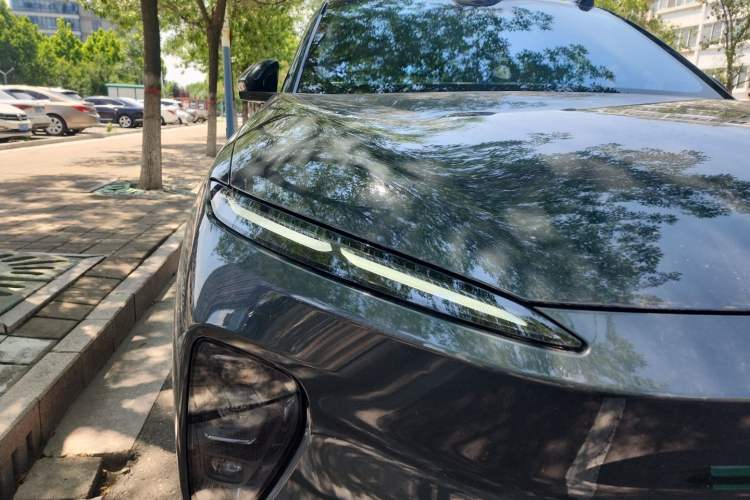Used Nio ES8 2023 75 kWh Right Front Headlight