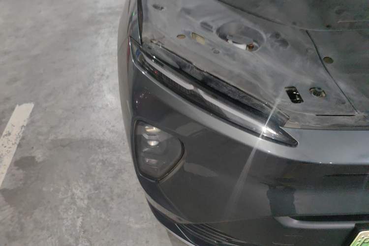 Used Nio ES8 2023 75 kWh Right Front Headlight