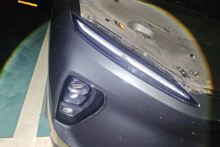 Used Nio ES8 2023 75 kWh Executive Edition Right Front Headlight