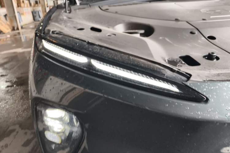 Used Nio ES8 2023 75 kWh Executive Edition Right Front Headlight