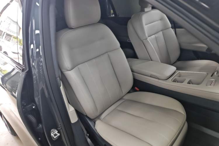 Used Nio ES8 2023 100kWh Signature Edition Right Front Seat