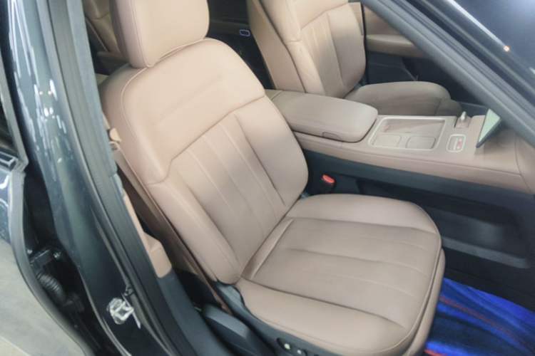 Used Nio ES8 2023 100kWh Right Front Seat