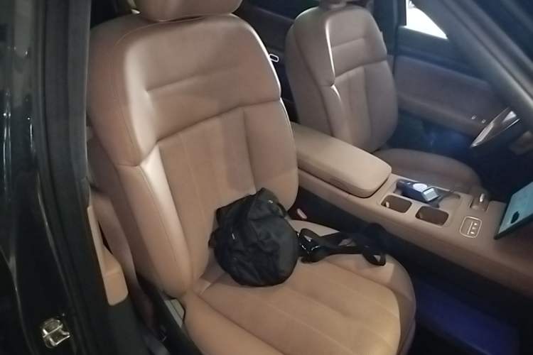 Used Nio ES8 2023 75 kWh Right Front Seat