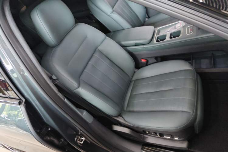 Used Nio ES8 2023 100kWh Signature Edition Right Front Seat