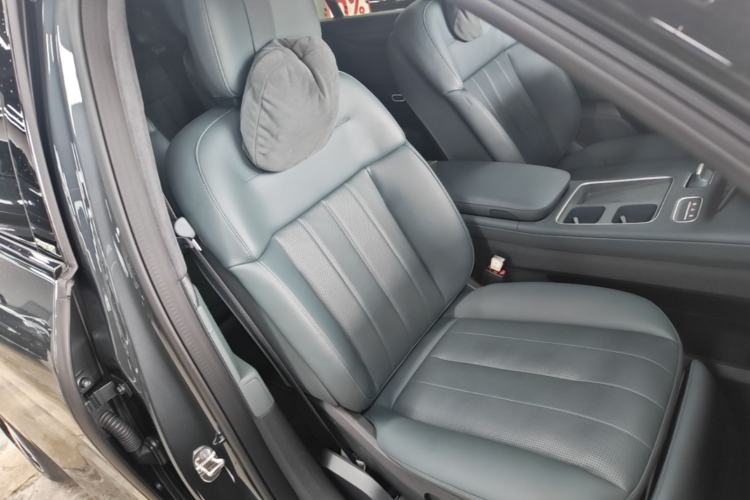 Used Nio ES8 2023 100kWh Signature Edition Right Front Seat