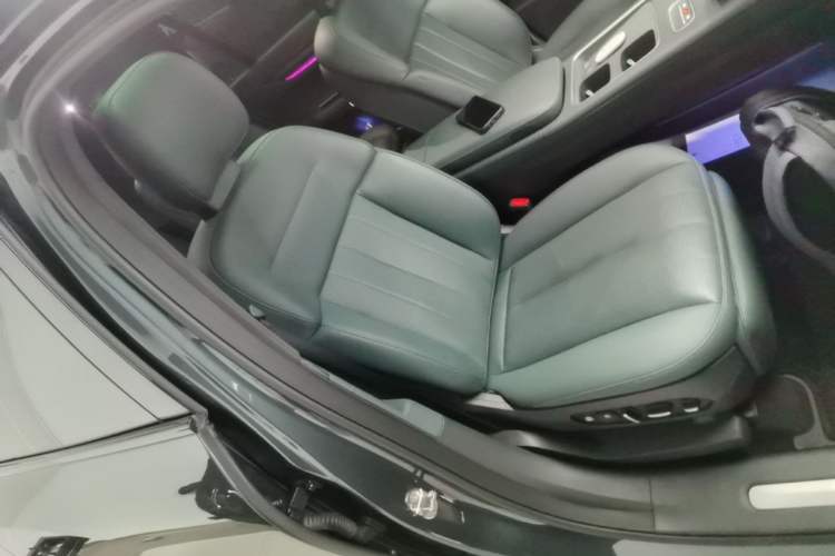Used Nio ES8 2023 100kWh Signature Edition Right Front Seat
