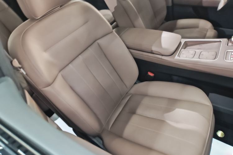Used Nio ES8 2023 75 kWh Executive Edition Right Front Seat