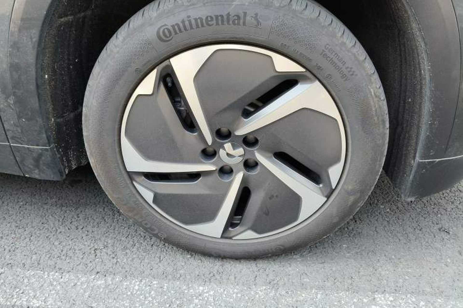 Used Nio ES8 2023 75 kWh Right Front Wheel Hub