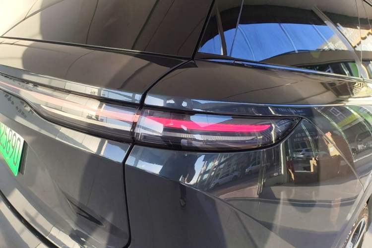 Used Nio ES8 2023 100kWh Signature Edition Right Rear Taillight