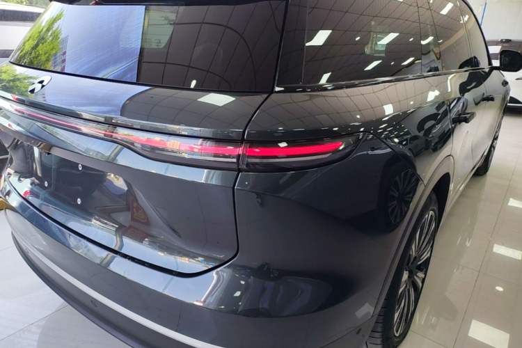 Used Nio ES8 2023 75 kWh Right Rear Taillight