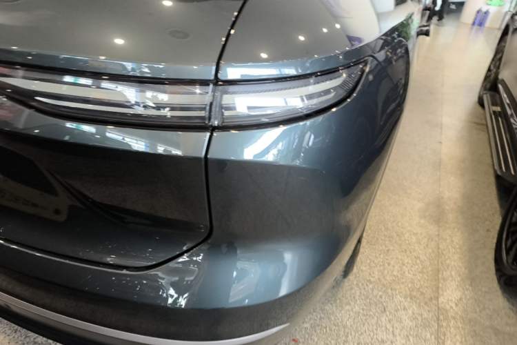 Used Nio ES8 2023 75 kWh Executive Edition Right Rear Taillight