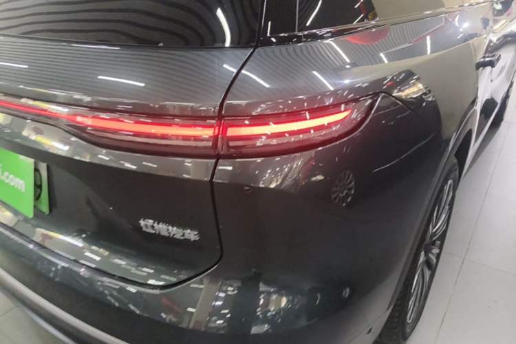 Used Nio ES8 2023 75 kWh Right Rear Taillight