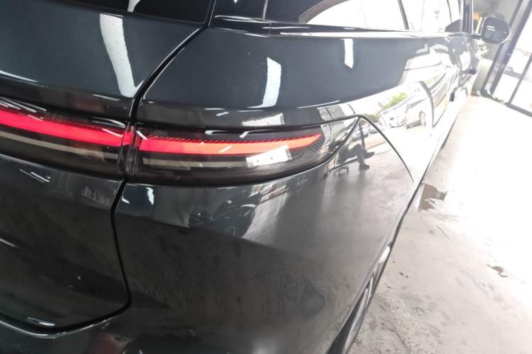 Used Nio ES8 2023 75 kWh Executive Edition Right Rear Taillight