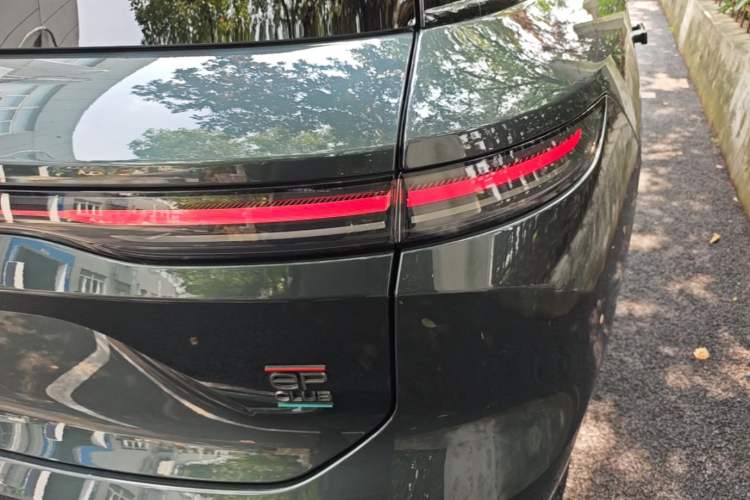 Used Nio ES8 2023 75 kWh Executive Edition Right Rear Taillight