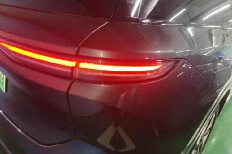 Used Nio ES8 2023 75 kWh Right Rear Taillight
