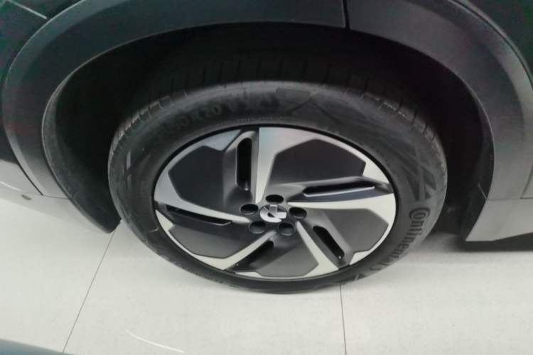 Used Nio ES8 2023 75 kWh Executive Edition Right Rear Wheel Hub