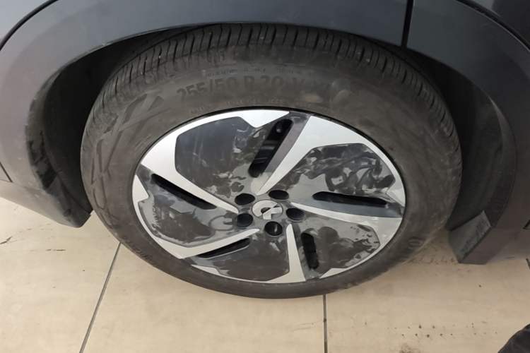 Used Nio ES8 2023 75 kWh Right Rear Wheel Hub