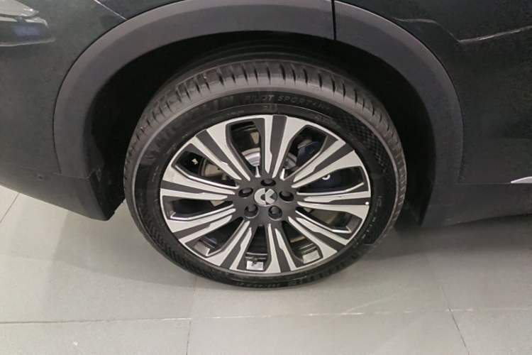 Used Nio ES8 2023 75 kWh Right Rear Wheel Hub