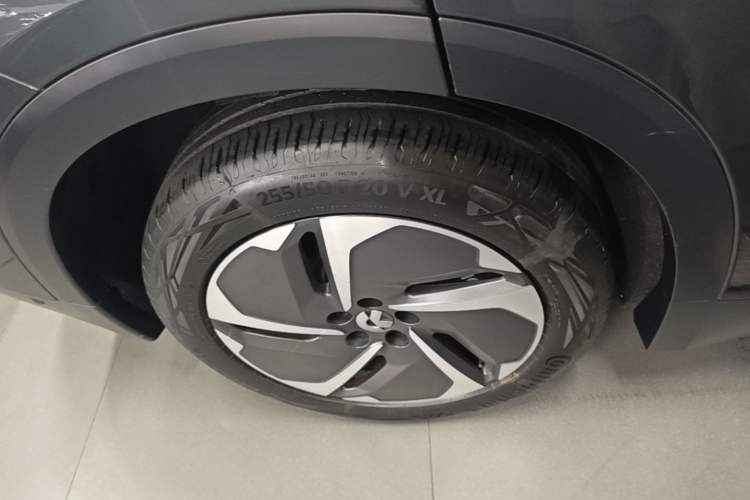 Used Nio ES8 2023 75 kWh Right Rear Wheel Hub