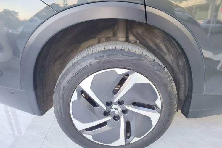 Used Nio ES8 2023 75 kWh Right Rear Wheel Hub