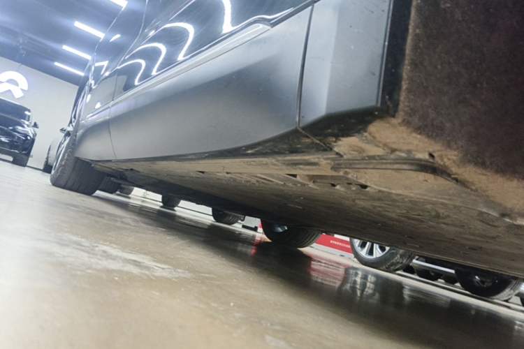 Used Nio ES8 2023 100kWh Right Side Sill
