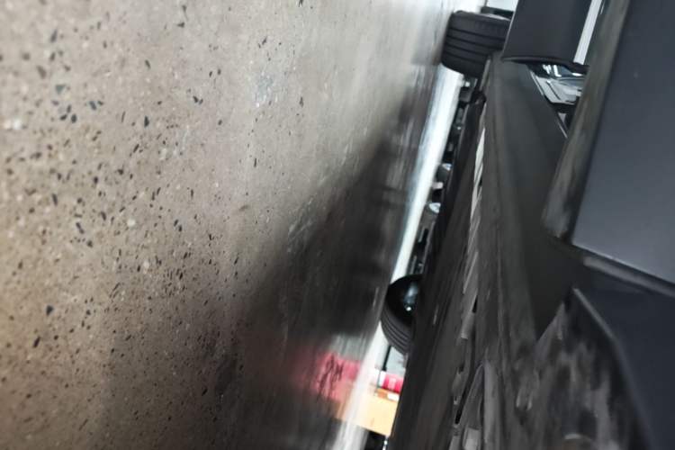 Used Nio ES8 2023 100kWh Signature Edition Right Side Sill