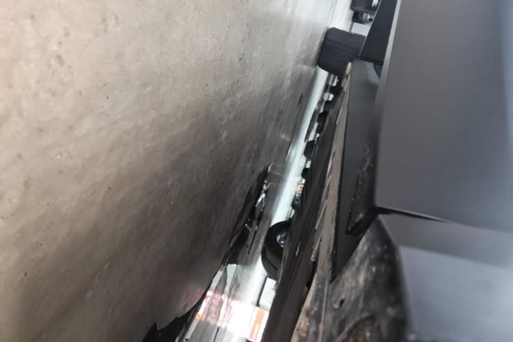 Used Nio ES8 2023 100kWh Signature Edition Right Side Sill
