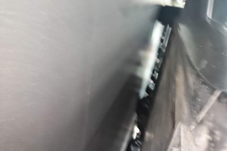 Used Nio ES8 2023 75 kWh Executive Edition Right Side Sill