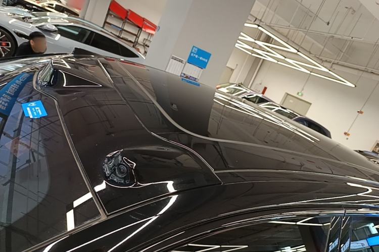 Used Nio ES8 2023 100kWh Signature Edition Roof