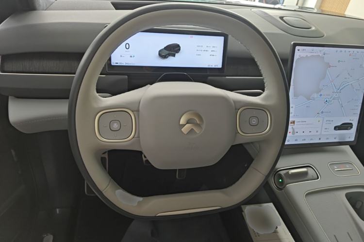Used Nio ES8 2023 75 kWh Executive Edition Steering Wheel
