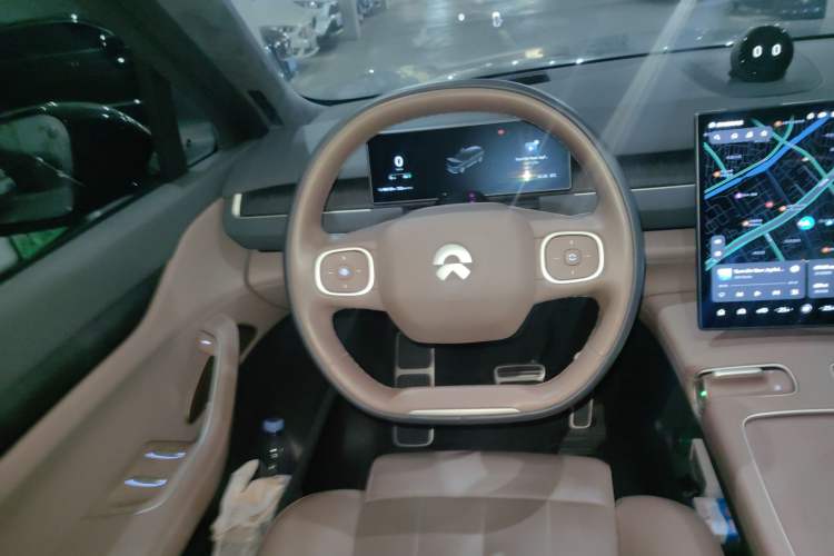 Used Nio ES8 2023 75 kWh Steering Wheel