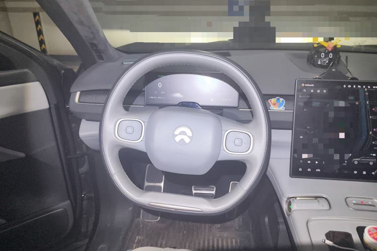 Used Nio ES8 2023 75 kWh Steering Wheel