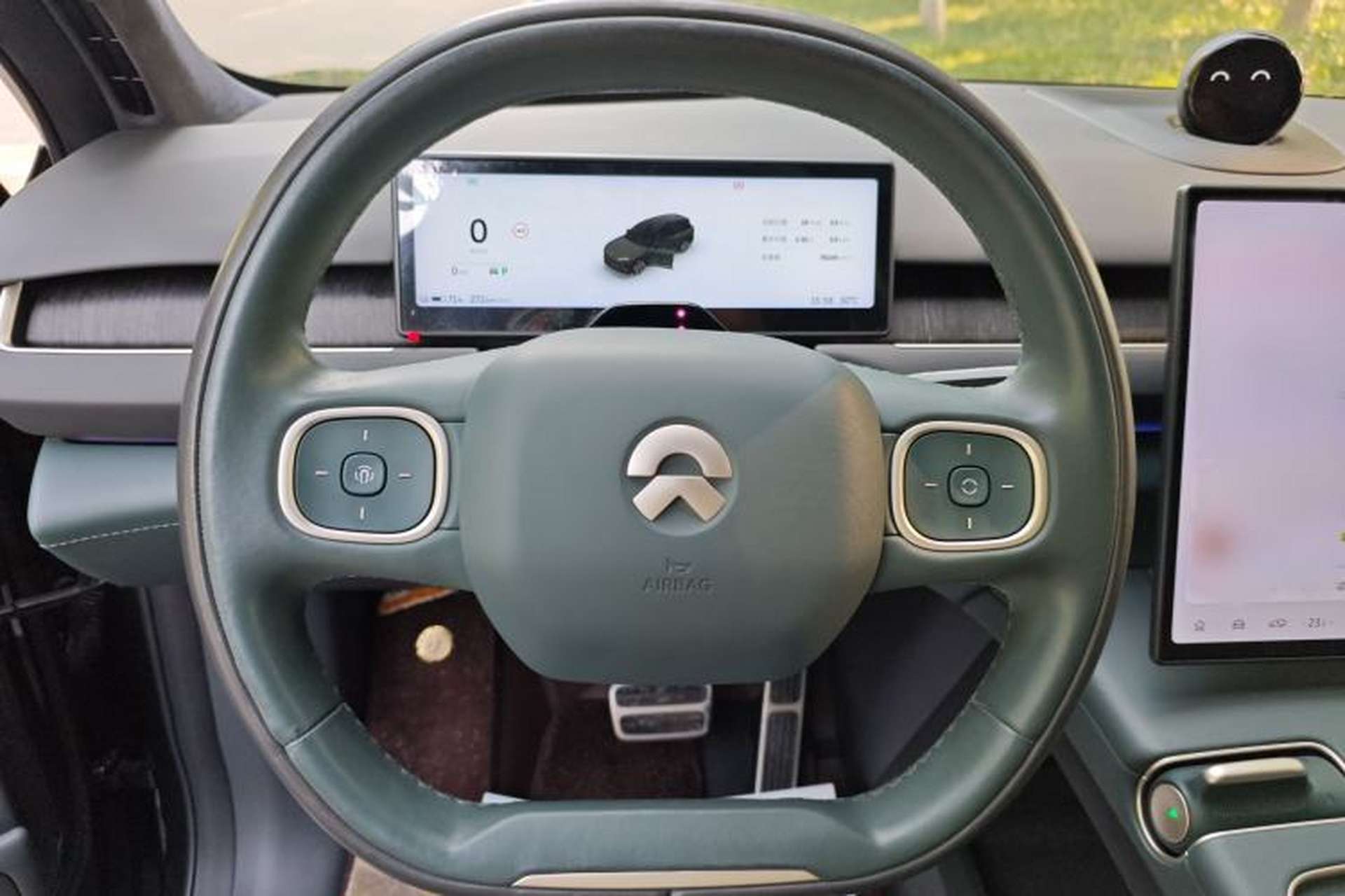 Used Nio ES8 2023 100kWh Signature Edition Steering Wheel