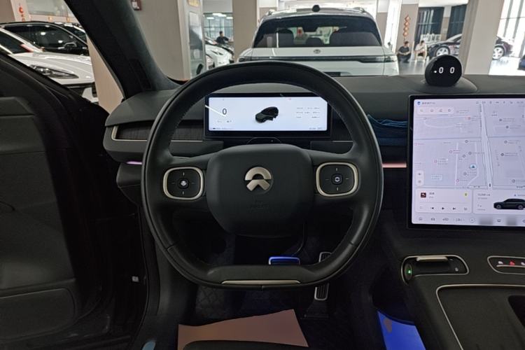 Used Nio ES8 2023 75 kWh Executive Edition Steering Wheel