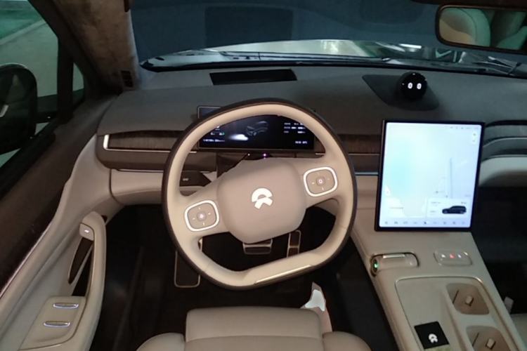 Used Nio ES8 2023 100kWh Steering Wheel