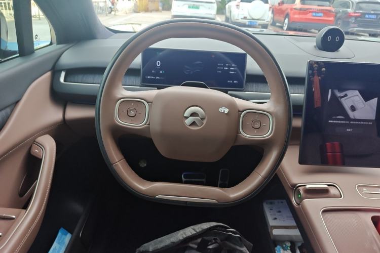 Used Nio ES8 2023 75 kWh Executive Edition Steering Wheel