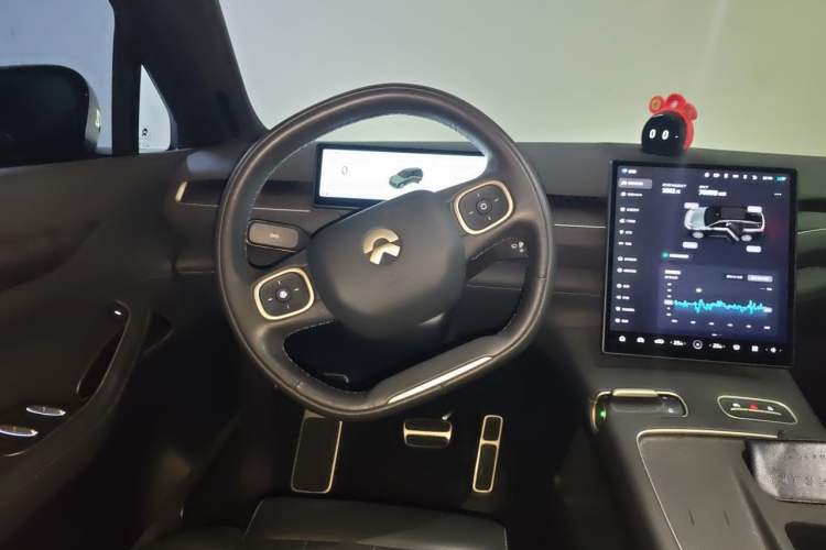 Used Nio ES8 2023 100kWh Signature Edition Steering Wheel
