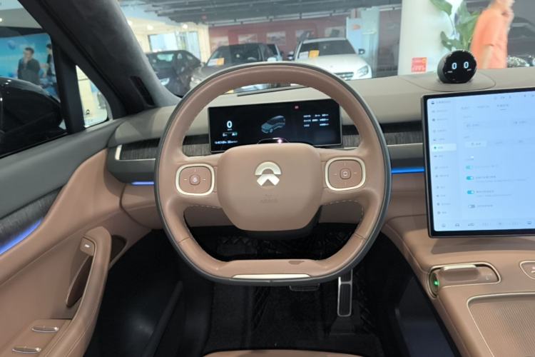 Used Nio ES8 2023 75 kWh Executive Edition Steering Wheel