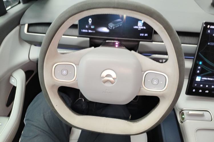 Used Nio ES8 2023 75 kWh Steering Wheel