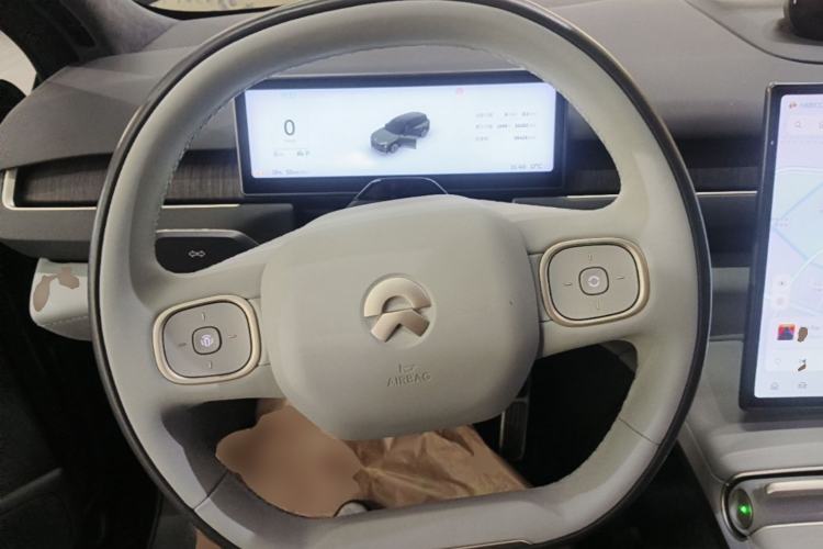 Used Nio ES8 2023 75 kWh Steering Wheel