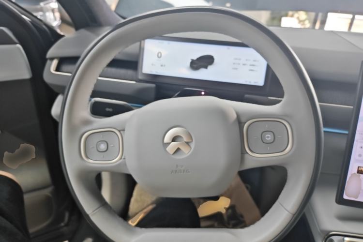 Used Nio ES8 2023 75 kWh Executive Edition Steering Wheel