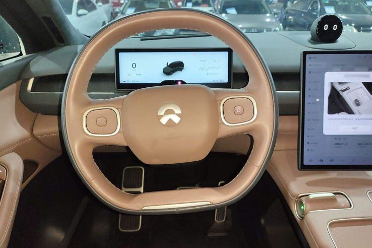 Used Nio ES8 2023 75 kWh Executive Edition Steering Wheel